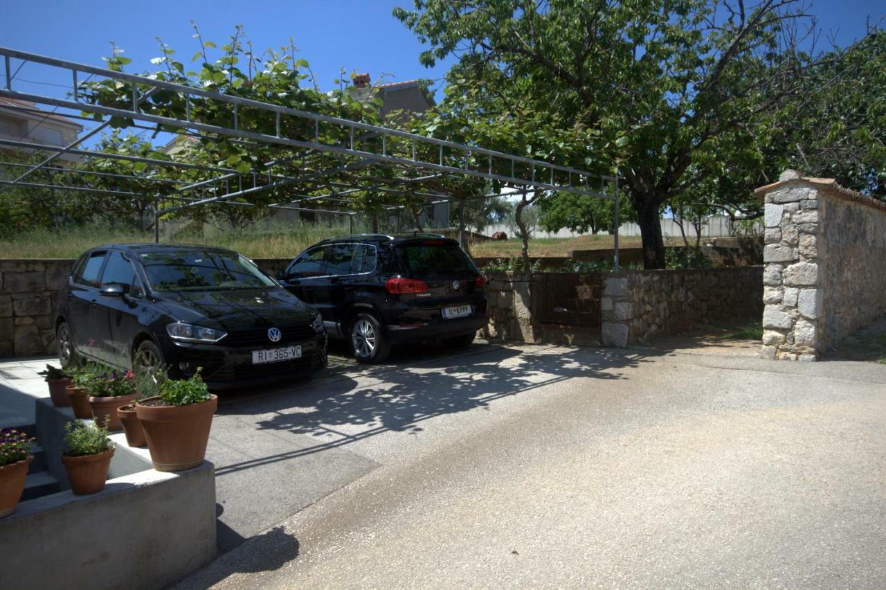 Apartments Katarina Porat Malinska Luaran gambar